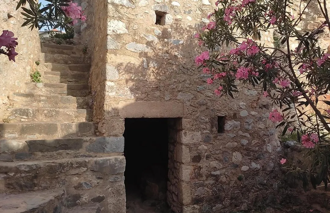 Iliolithos Rooms-1