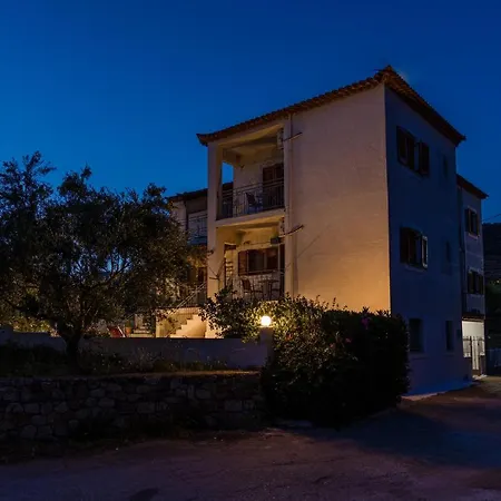 Lefkis Apartments & Studios-2