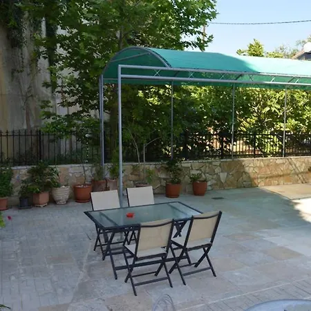 Melenia'S Sea Front House-3
