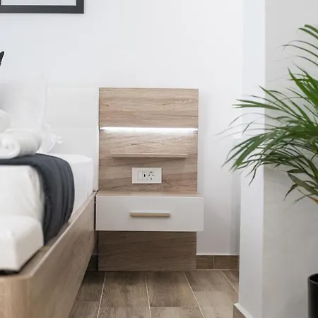 Sandra'S Luxury Studio Apartment-3