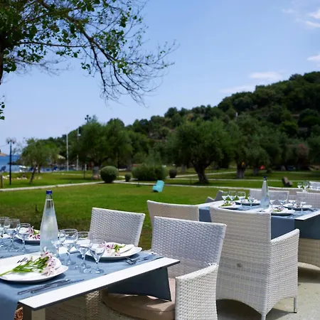 Belle Helene Hotel By Ghh-3