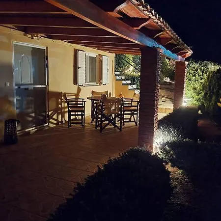 Guesthouse Petrothalassa-2