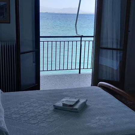 Ekie Apartment With Sea View-2