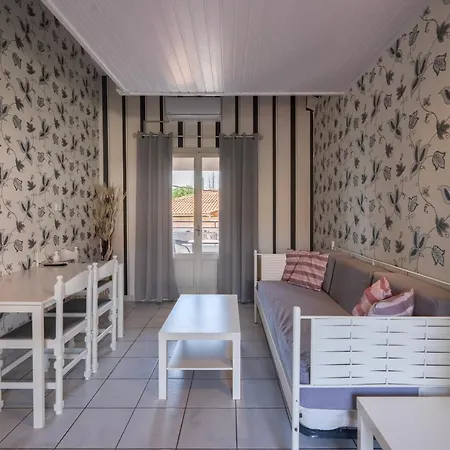 Potamaki Studios & Apartments-2