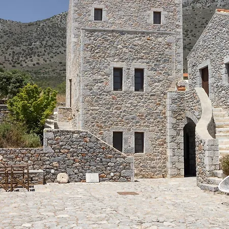 Ξενώνας Πετρίτης-2
