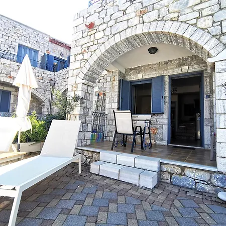 Taletos Apartments-3