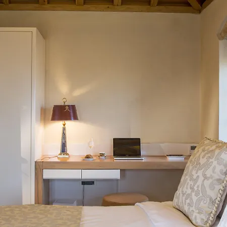 Moni Emvasis Luxury Suites-2