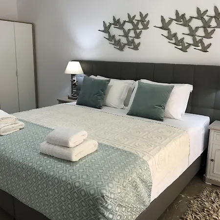 Aloe Luxury Apartments & Suites-3