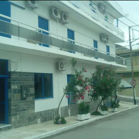 Πανσιόν Τζίνα-2