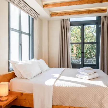 Panellinion Luxury Rooms-3