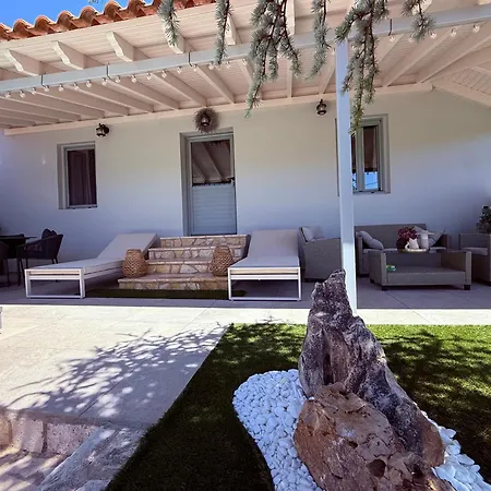 Blue Topaz Cottage Mini Pool Spa-2