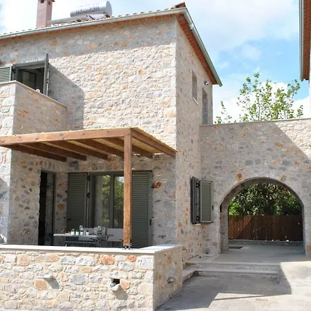 Petras Gi - Stone Houses-3