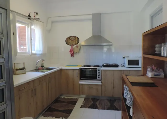 Leonidio Rocks Bed and Breakfast