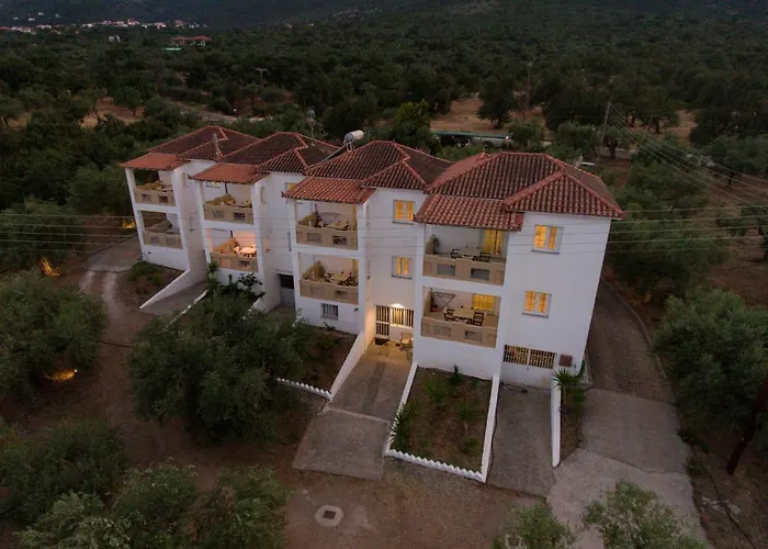 Elaionas Aparthotel Λεωνίδιο