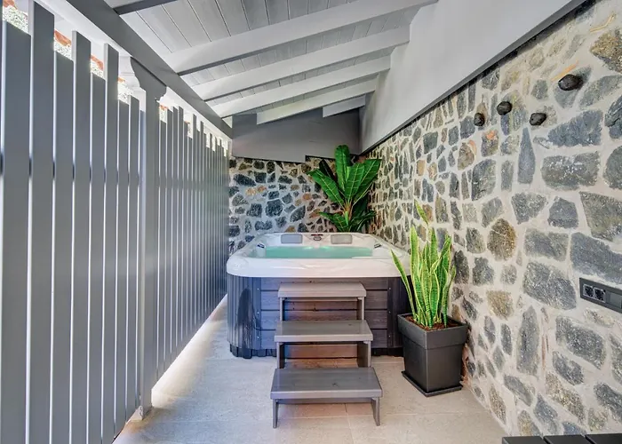 Best 3 Spa Hotels in Nafplio near Peloponnesian Folklore Foundation