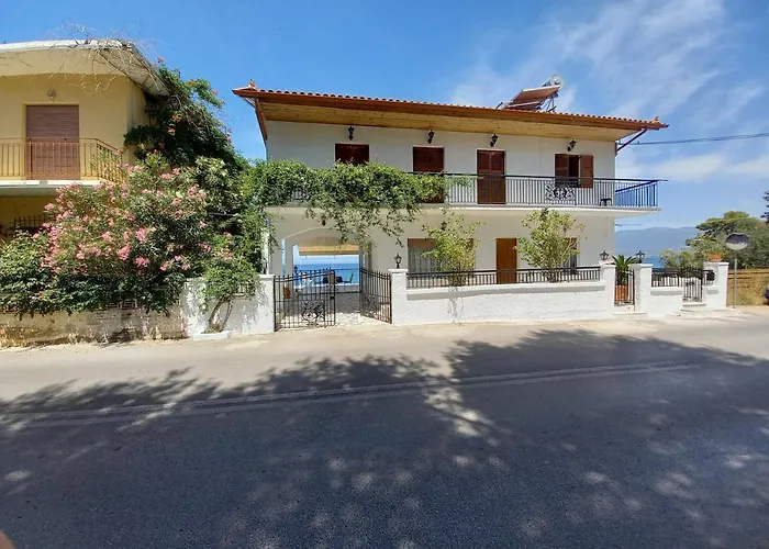 Ekie Apartment With Sea View Kalamata