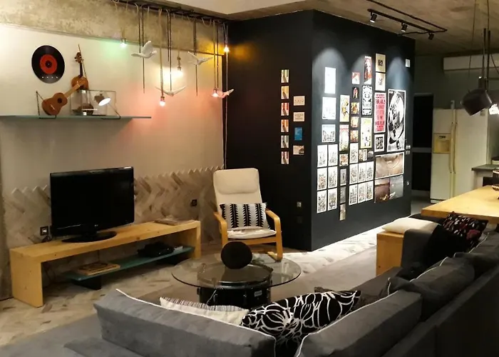 Haustierfreundliches Amazing Semi-Basement Art Apartment Easy Walk To Nafplio Centre