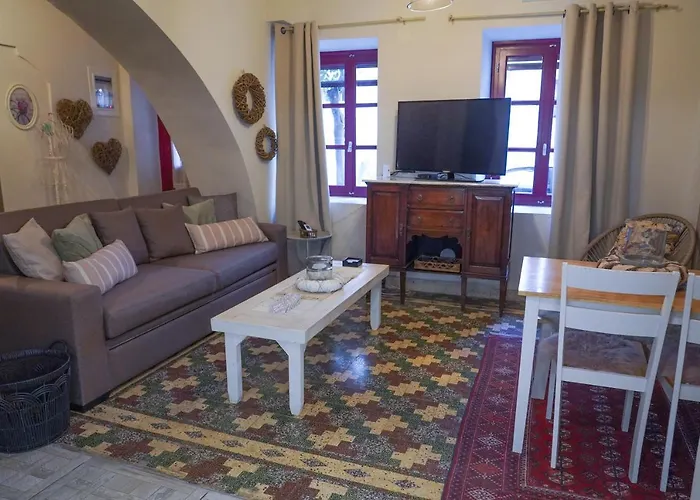 Boutique Traditional House Of 1898 In The Heart Of Old Town Of Nauplie