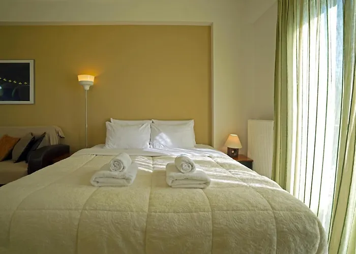 Semiramis Suites With Pool Kalamata mit Pool