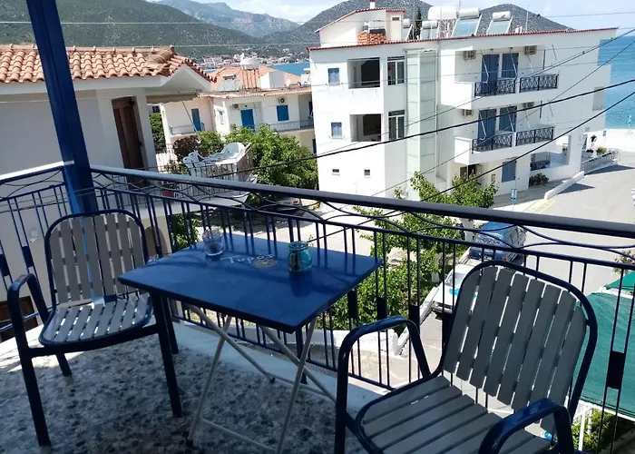 Kotsifas Rooms Τυρός