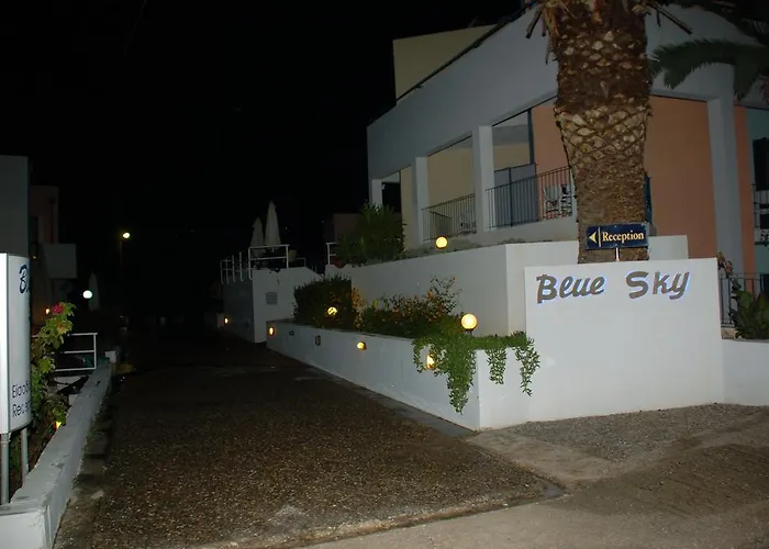 Blue Sky Hotel Apartments Tolón