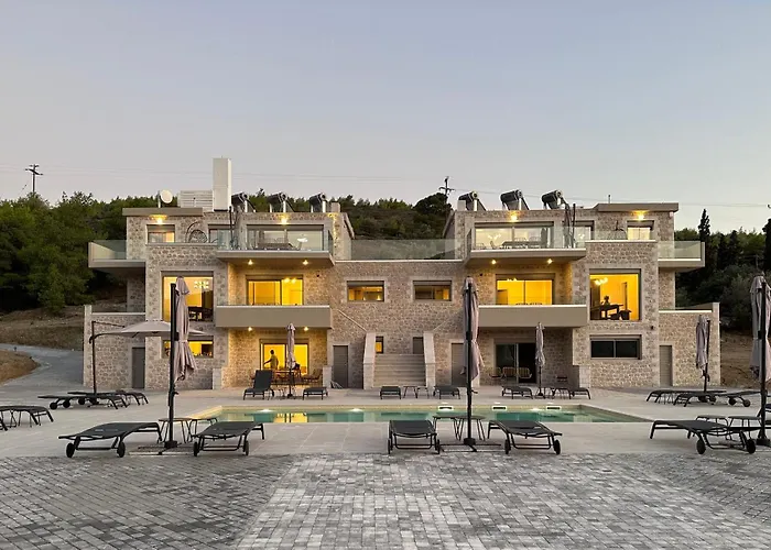 Topos Luxury Stay Heraion Λουτράκι