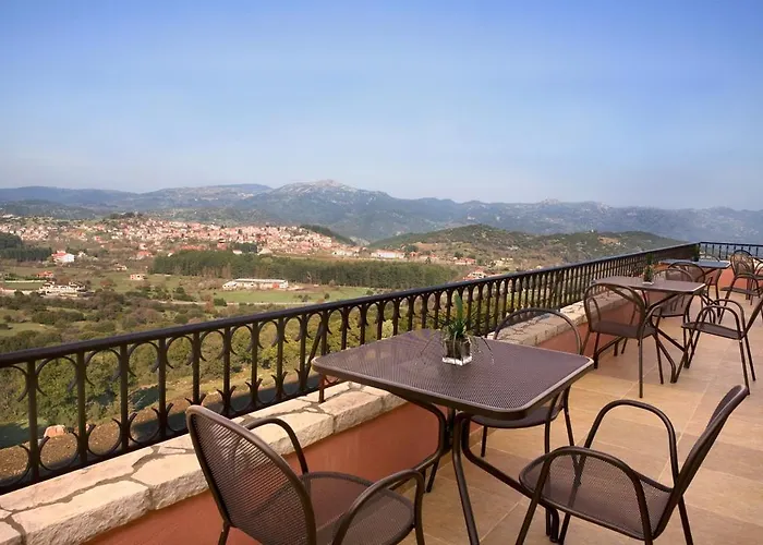 Vytina Mountain View Hotel