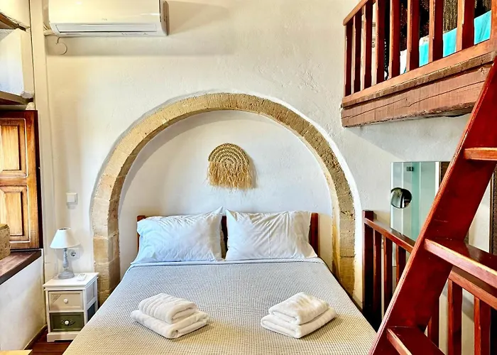 Ypatia Cozy Castle Suite Apartment With Loft Monemvasia