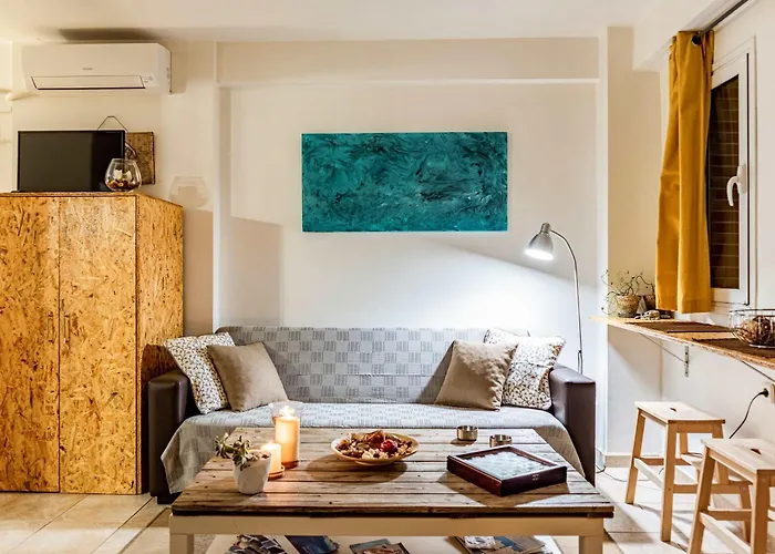 Downtown Central Suite With Private Parking Kalamata