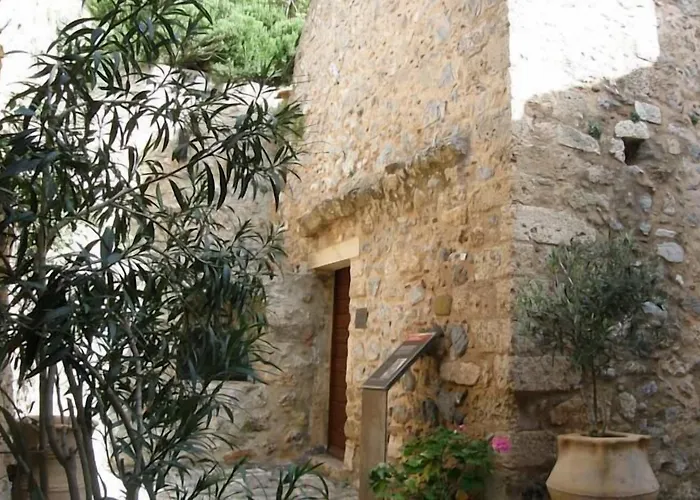 Boutique Dorovinis Monemvasia Castlehouses