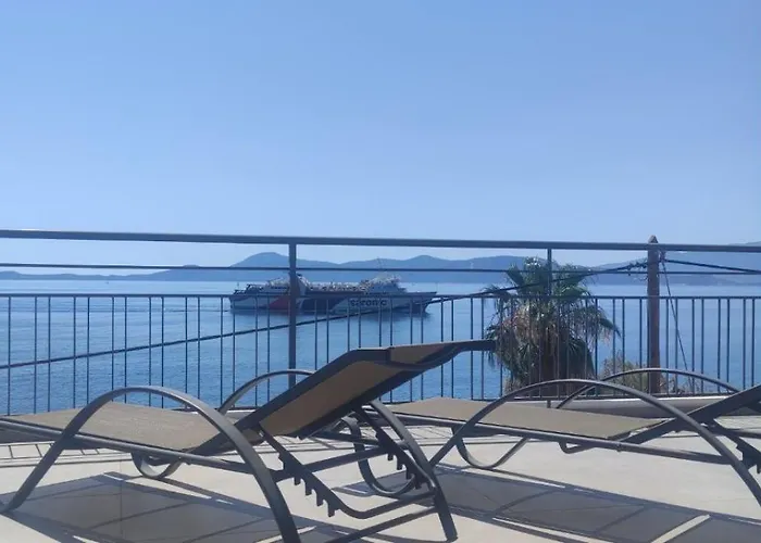 Dolora'S Ξενοδοχείο Μέθανα