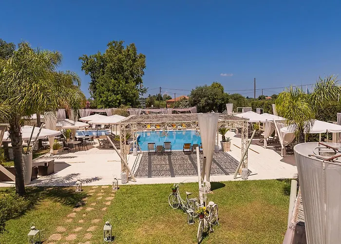 Amalias Hotel Κουρούτα