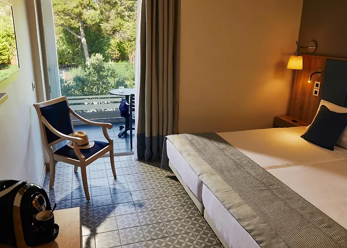 Kastro-Kyllini Hotels